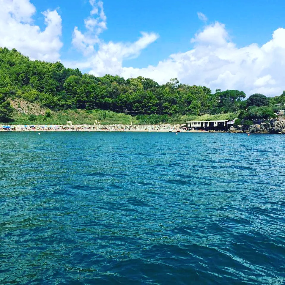 Mary Rock Beach Sassolini restaurant in Minturno