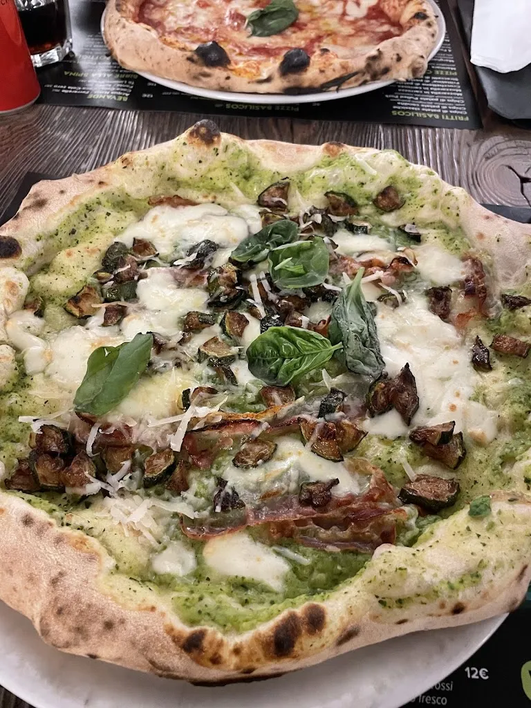 L. c._Pizzeria Basilicos Minturno_Minturno_recensione