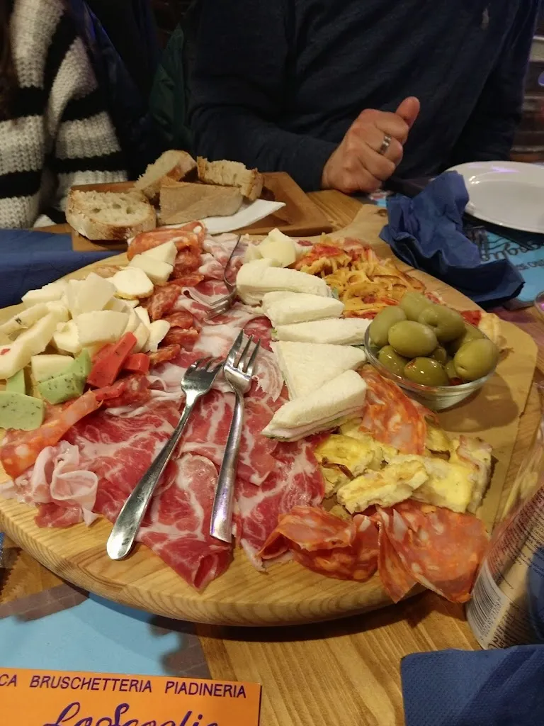 Tony D'Onofrio_Lo Scoglio Ristomare Pub Birreria_Minturno_review