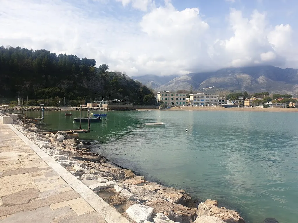 Kav Kavanagh_Lo Scoglio Ristomare Pub Birreria_Minturno_review