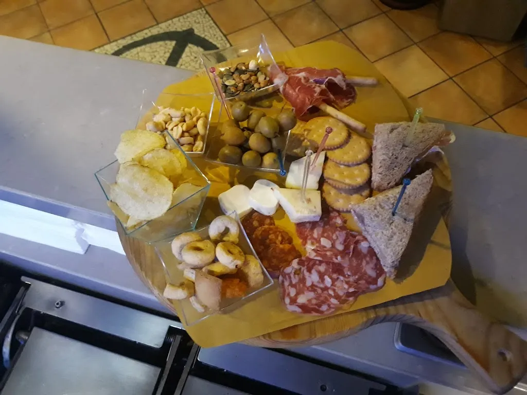 Lo Scoglio Ristomare Pub Birreria_Minturno_slider_image_3