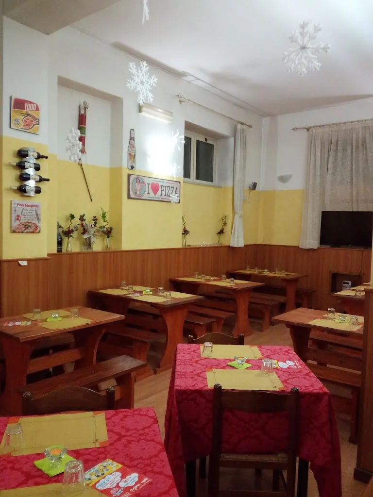 pizzeria rosticceria NEW METRO' (feste e banchetti) restaurant in Minturno