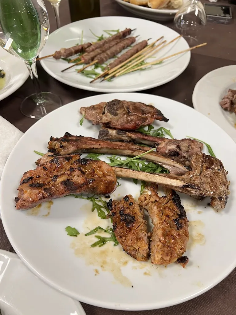 Molli Becali_Il Capanno_Monte San Biagio_review