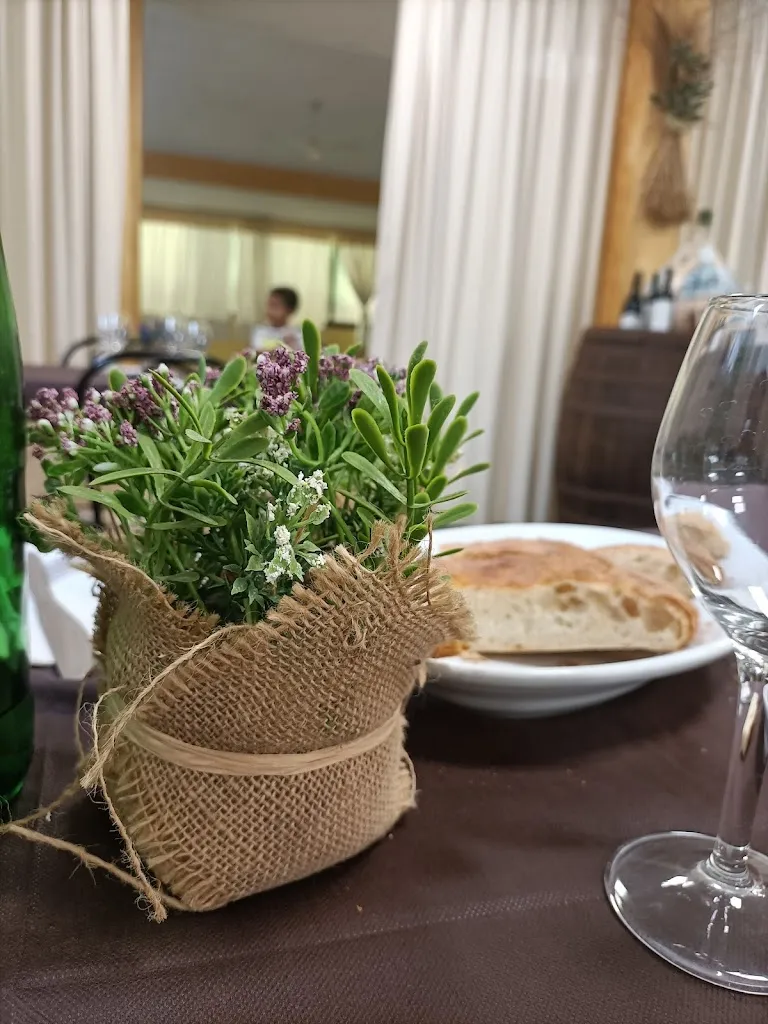 Emanuela Rosati_Il Capanno_Monte San Biagio_review