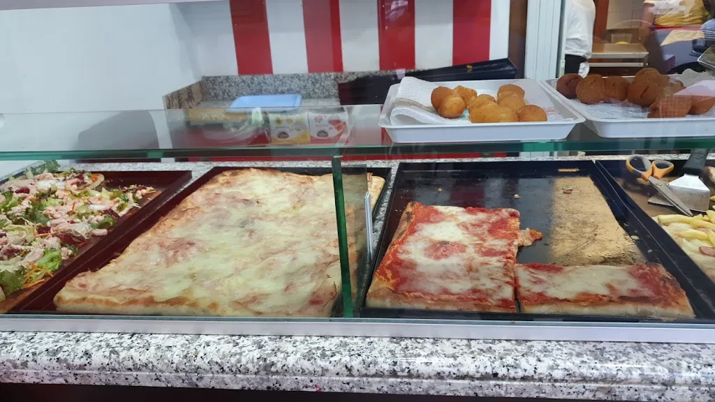 Pizzeria Le Due S_Monte San Biagio_slider_image_1