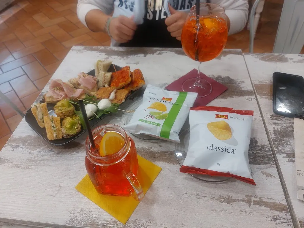 Valentina De Luca_Archi 3_Montecompatri_recensione