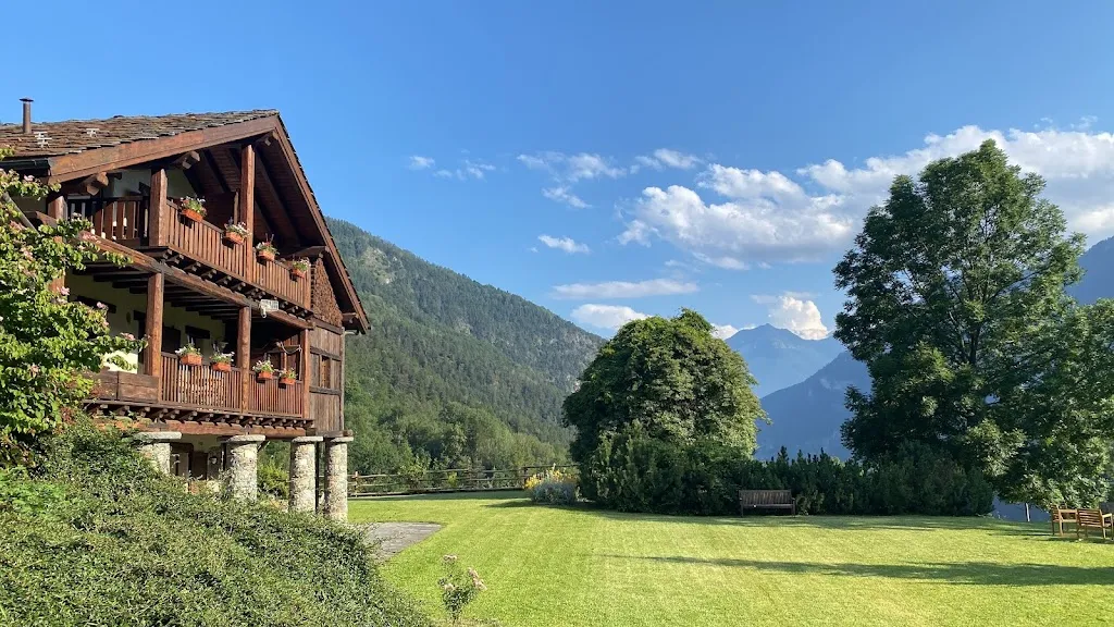 Michael Sleeckx_Maison Tissiere_Antey-Saint-Andrè_review