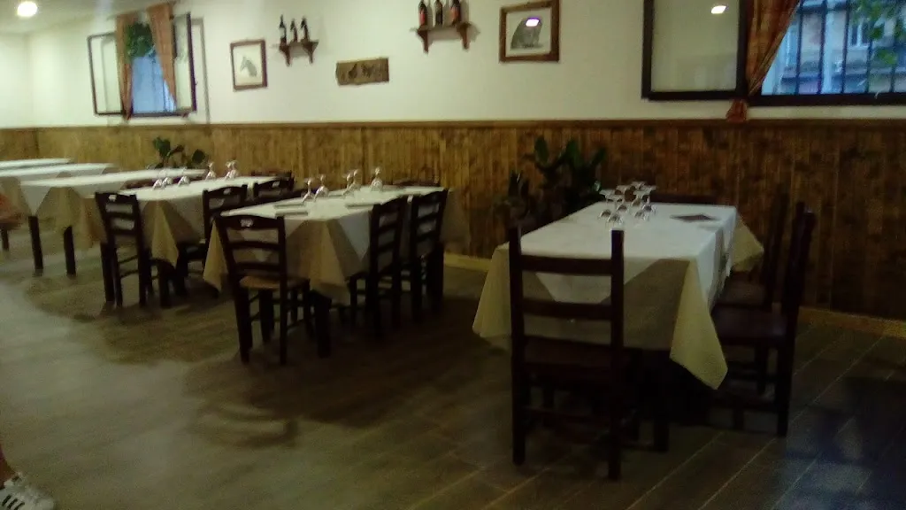 Trattoria Pranzo e Cena restaurant in Montelarco