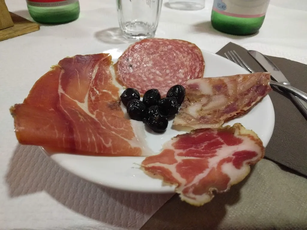 Trattoria Pranzo e Cena_Montelarco_slider_image_2