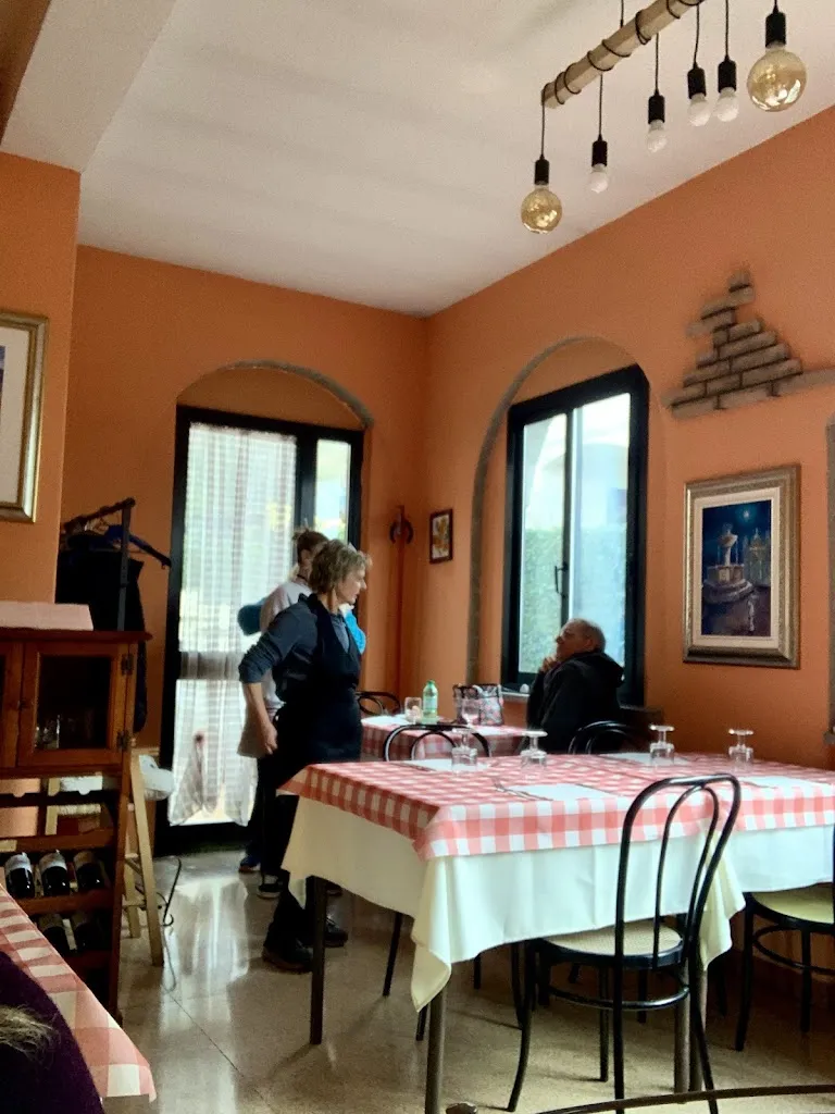 Trattoria da Angelica restaurant in Monterosi