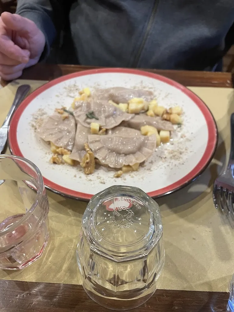 lory loredana_Trattoria Bar Rouge et Noir_Arnad_review