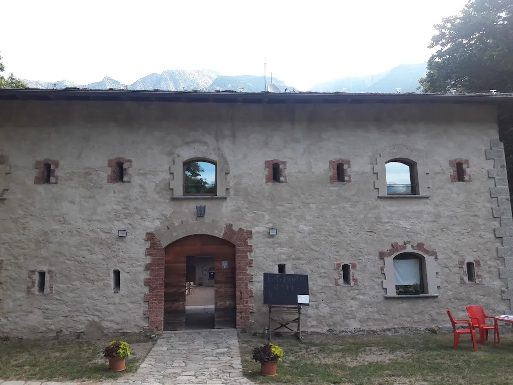 Christian Müller_Forte di Machaby - Ostello nel Bosco_Arnad_recensione