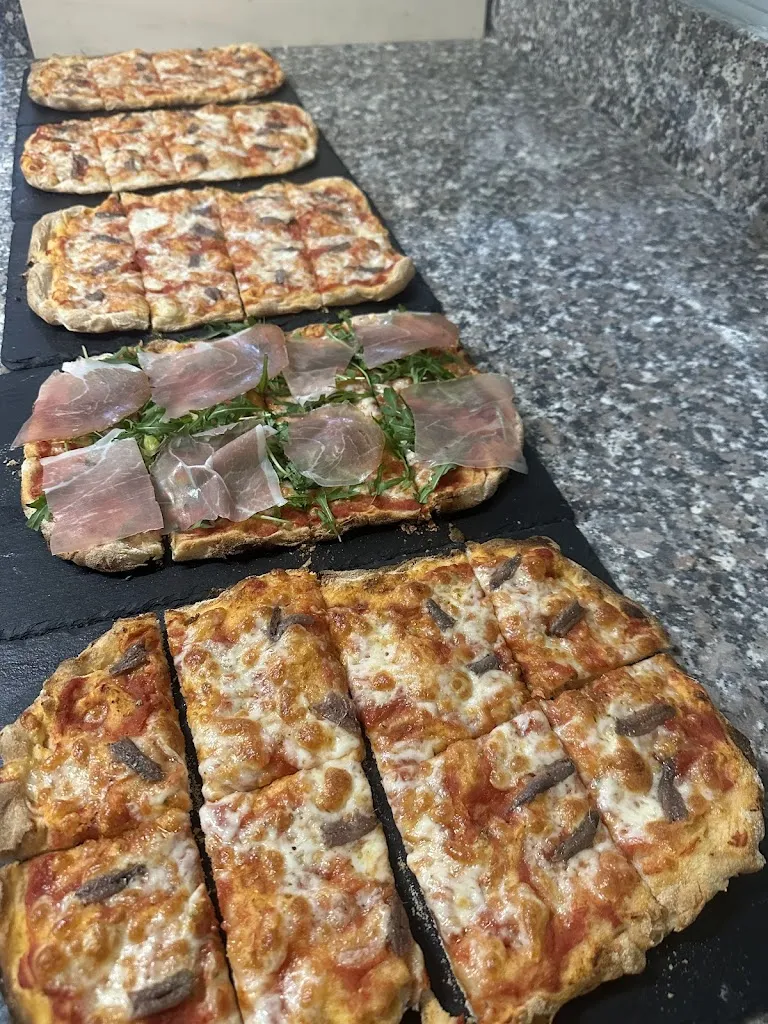 Pizzeria gelateria da Genni_Montefiascone_slider_image_3