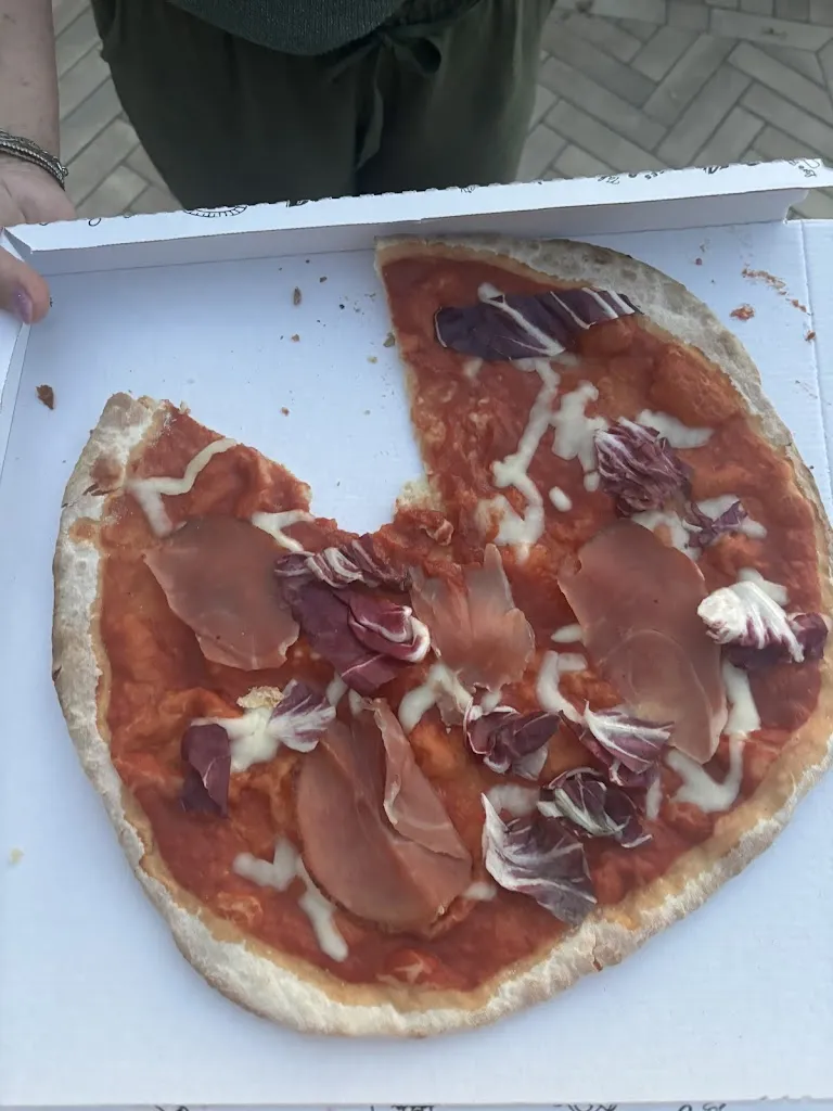 Diljá Sigurðardóttir_La Pizzetta di Smoon_Montefiascone_review