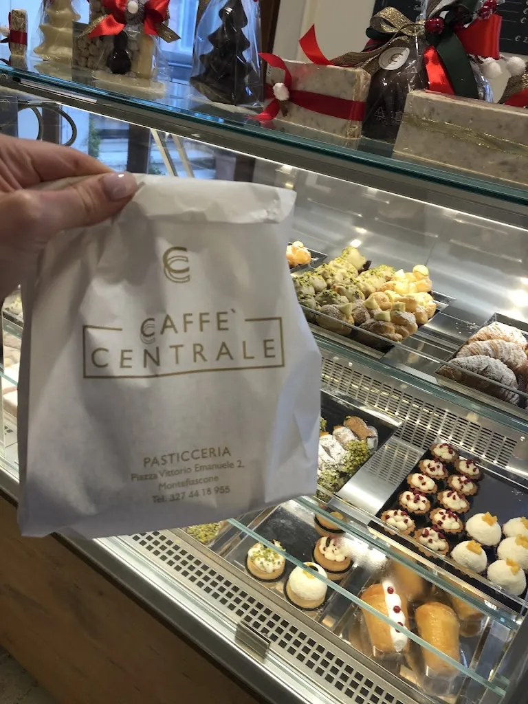 Aleksandra S._Caffè Centrale_Montefiascone_review