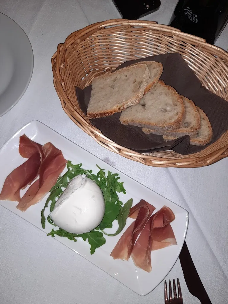 Eleanor Sullivan_Locanda I Porchettoni_Monterotondo_review