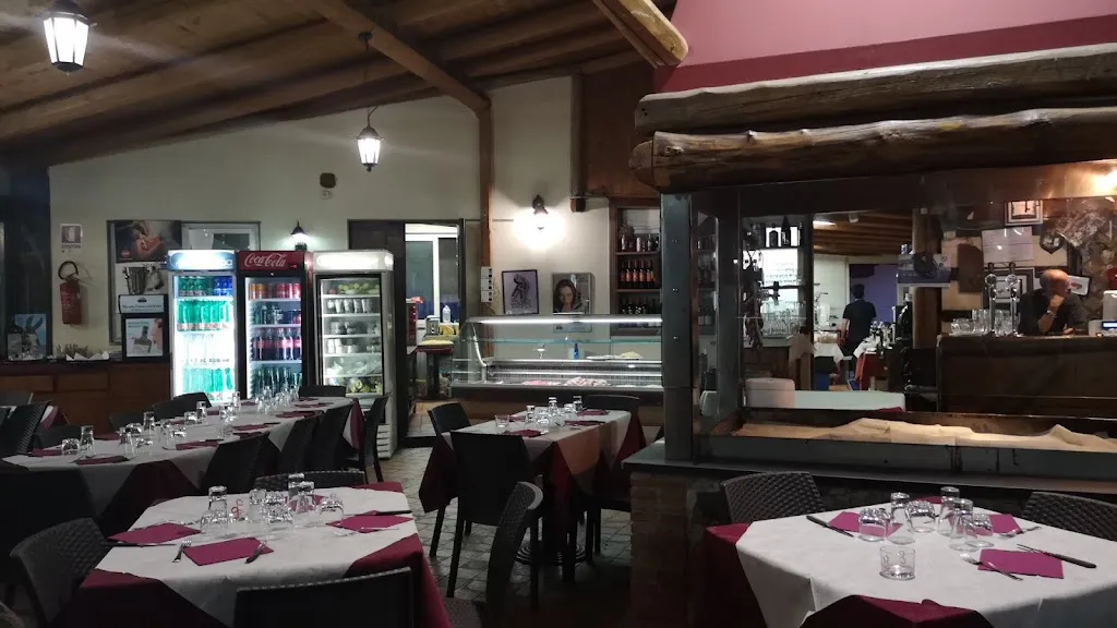 Il Nespolo restaurant in Nespolo