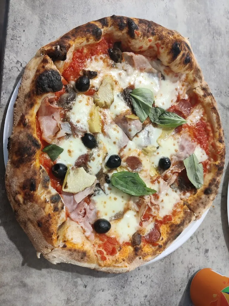 Vanessa Collins_Moschè - Pizzeria Napoletana_Avezzano_review