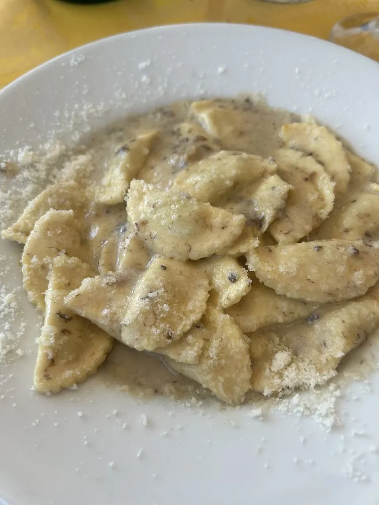 Janine Villamor_Sirena del Lago_Nemi_review