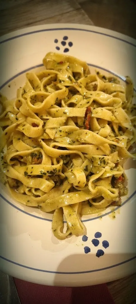 Alex T. Pisapia_NeraFera_Orte_review