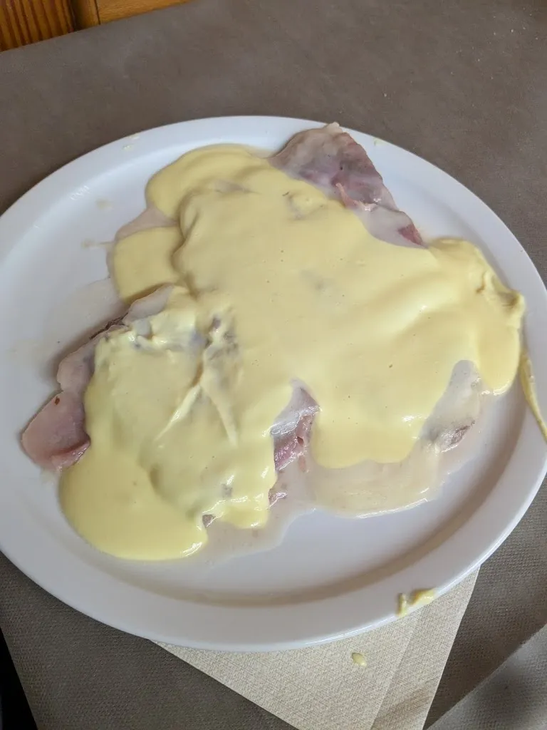 Delia H_Hotel Ristorante Pizzeria La Pineta_Aymavilles_review