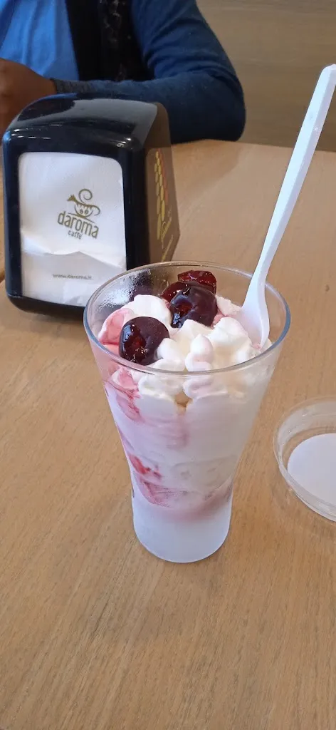 TERENCE NDEH NGUNDAM_Bar Buffet Stazione Orte_Orte Scalo_review