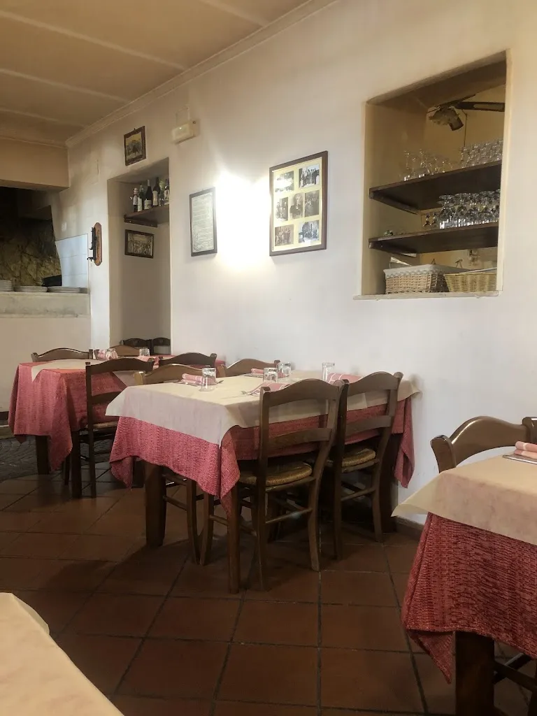 Trattoria Basta La Mossa restaurant in Palombara Sabina
