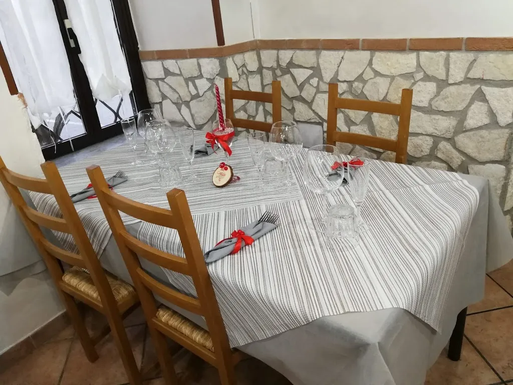 Trattoria Pizzeria I Bastioni restaurant in Paliano