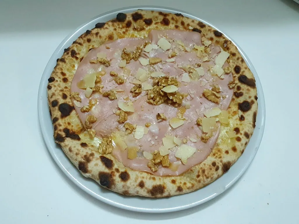 Pizzeria Nonno Vincenzo_Pescosolido_slider_image_3