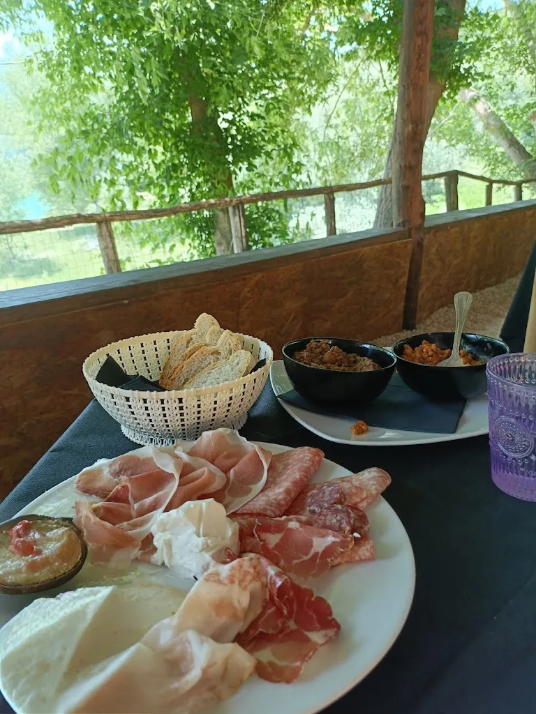 Jenny Lee_Bar-ristorante L’isola del salto_Petrella Salto_review