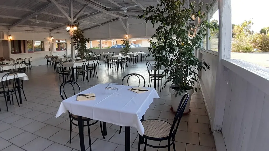 Oasis Sport a Pescia Romana restaurant in Pescia Romana