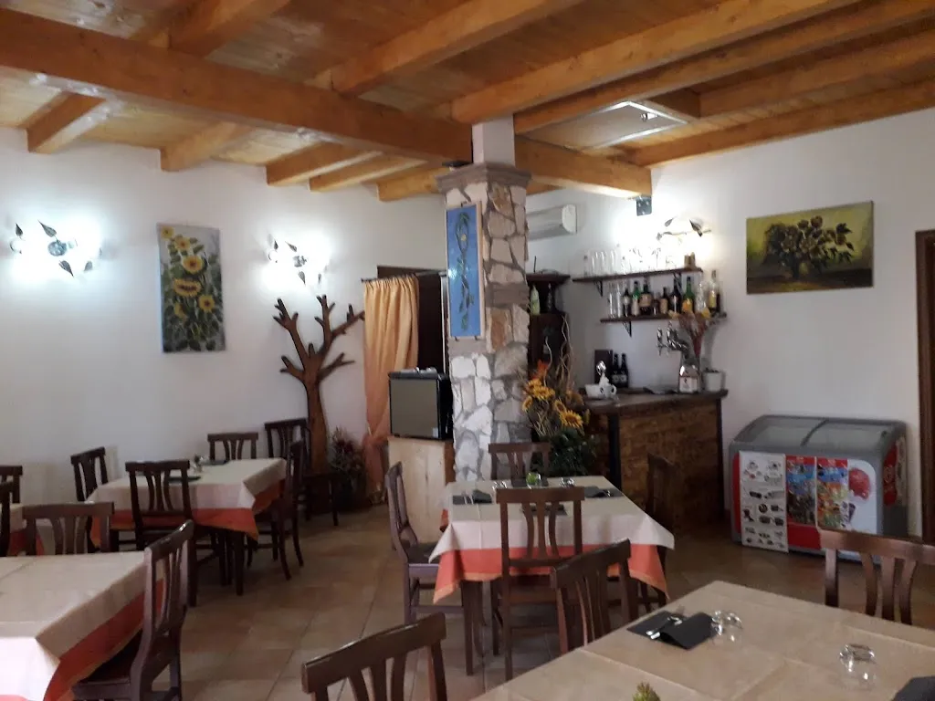 Agriturismo L'Olmo_Pescia Romana_slider_image_1