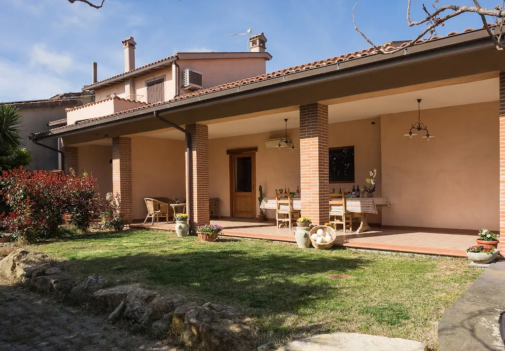 Corte degli Struzzi_Pescia Romana_slider_image_1