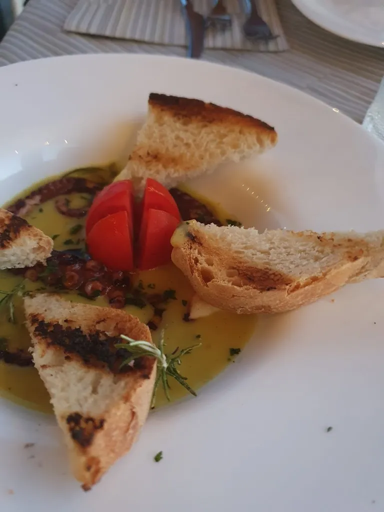 Francesco Iacarella_Home Restaurant Casale 49_Pescia Romana_review