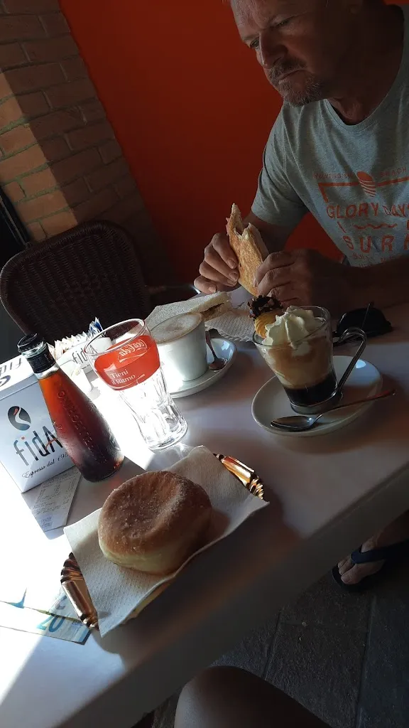 Jutta Bernhardt_Caffè Centrale_Piansano_review