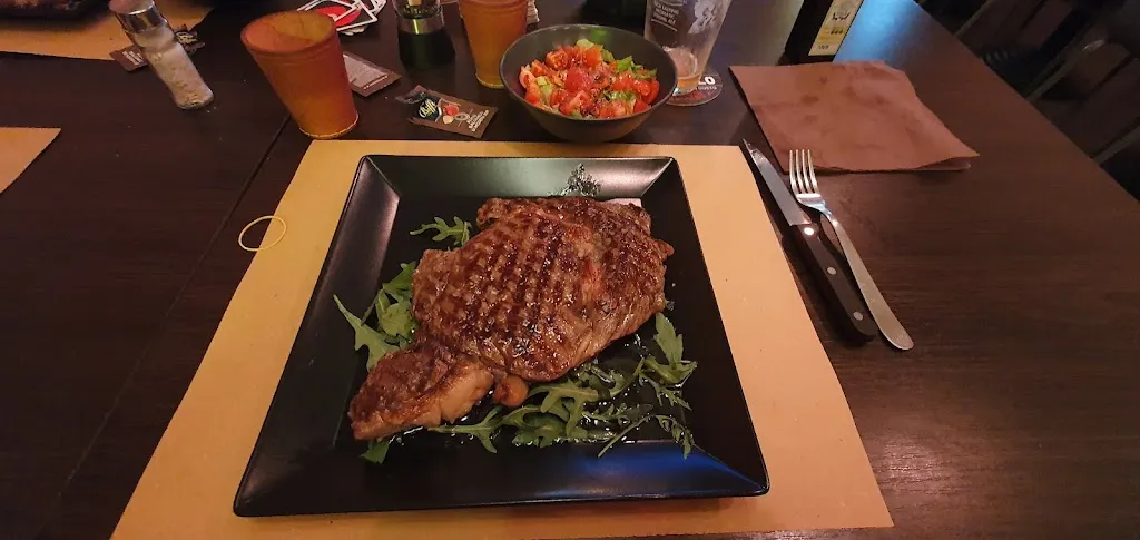 Hazel Yarranton-Wheeler_Dark Step_Passoscuro_review