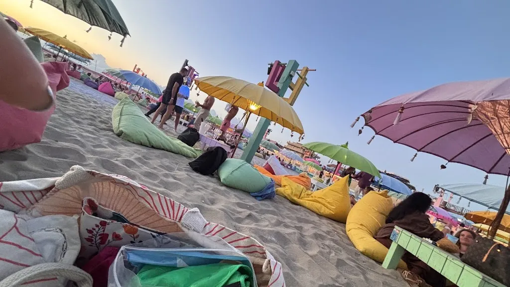 Carolina Braga_Amare Holi Beach_Passoscuro_review