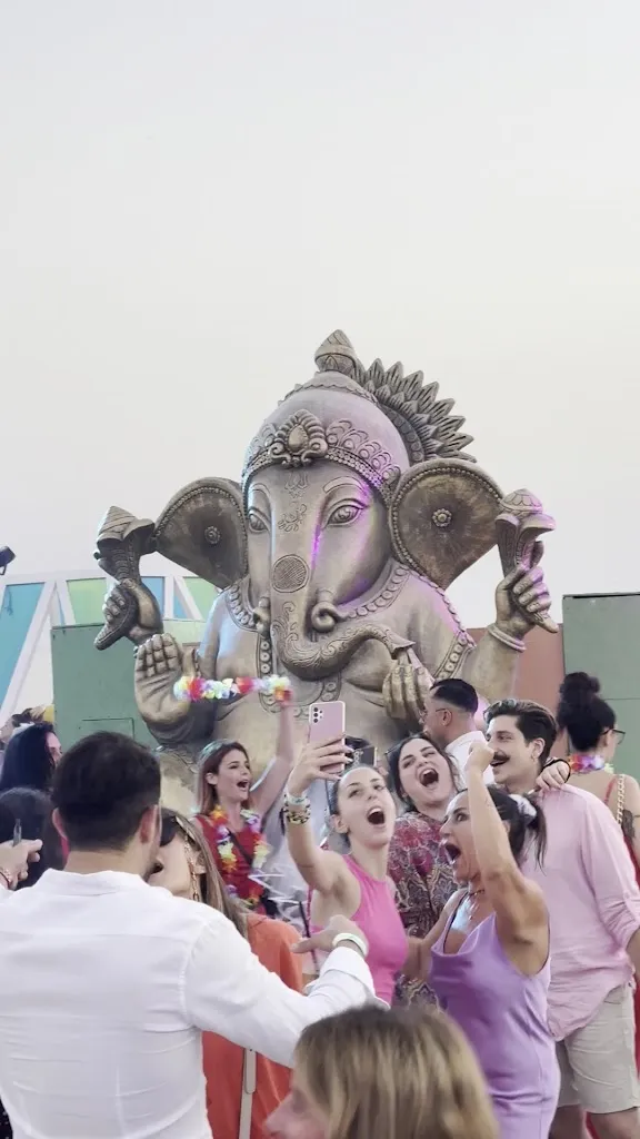 Viktoriia Banana_Amare Holi Beach_Passoscuro_review