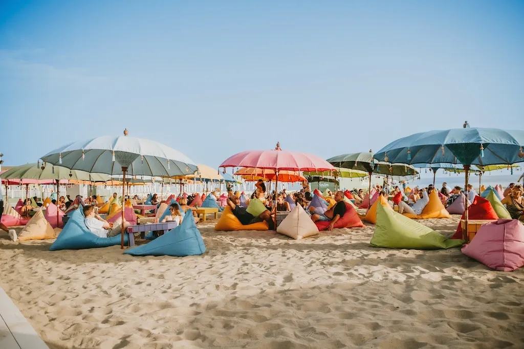 Amare Holi Beach_Passoscuro_slider_image_1