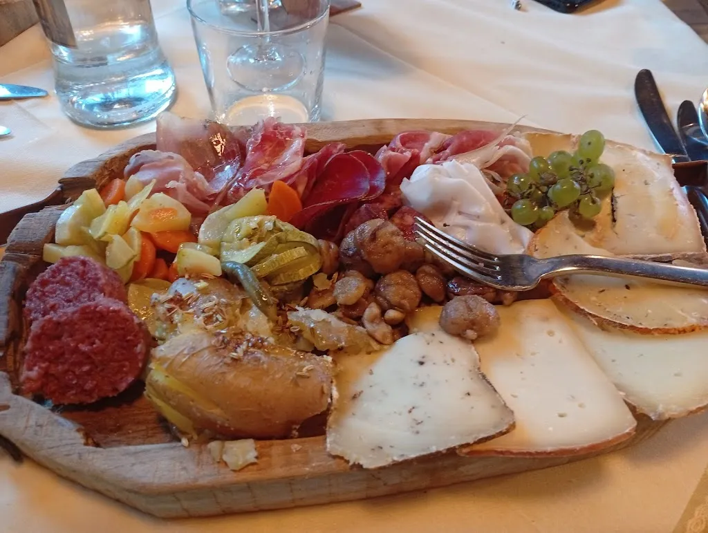 Ristorante Lo Djassi Nuova Gestione_Challand-Saint-Victor_slider_image_2