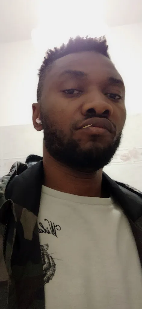 Aghahowa Courage Enoyoze Aimufua Oriri_Pizzeria L'Incontro Di Cinquanta Anna Maria & C. S.N.C._Piedimonte San Germano_review