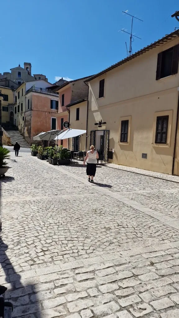 kristian leirnes_Plurale Caffetteria&Pizzeria_Poggio Catino_review