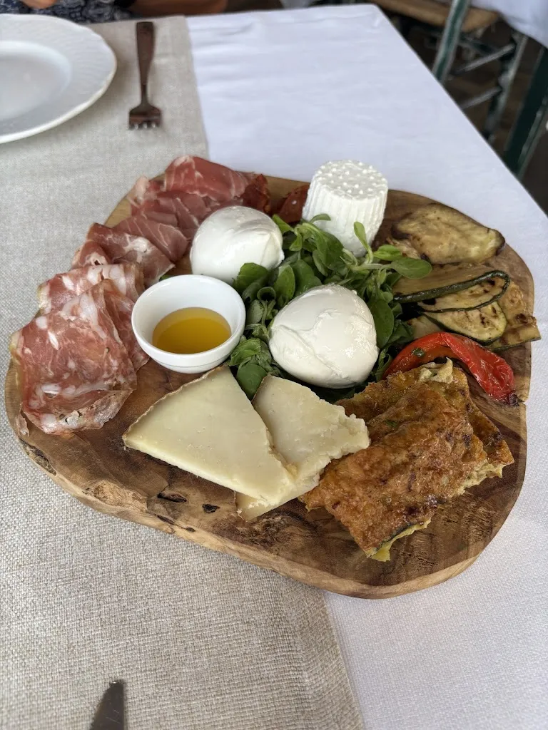 Trattoria Al Teatro_Pomezia_slider_image_3