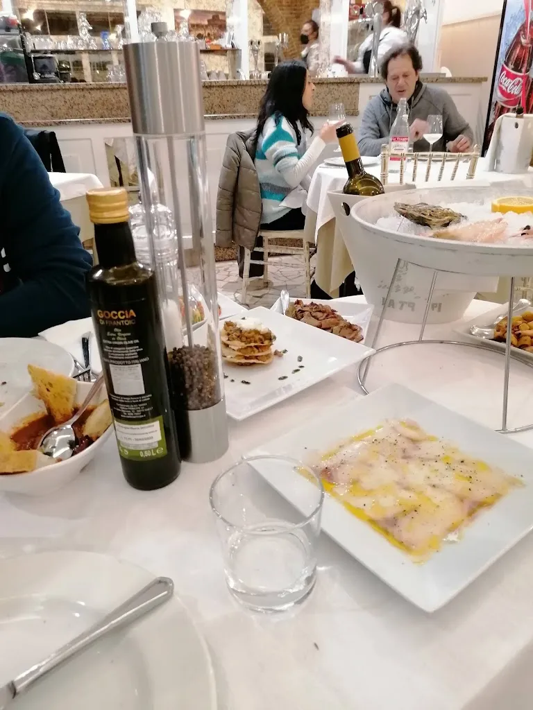 Daniel Rasteiro_La Treggia_Ponte Galeria-La Pisana_review