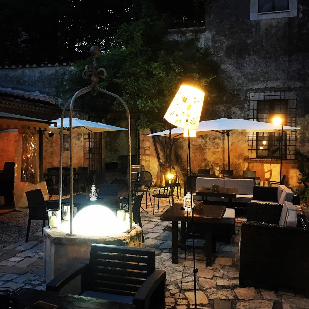 TACCONIBUS BISTROT restaurant in Priverno