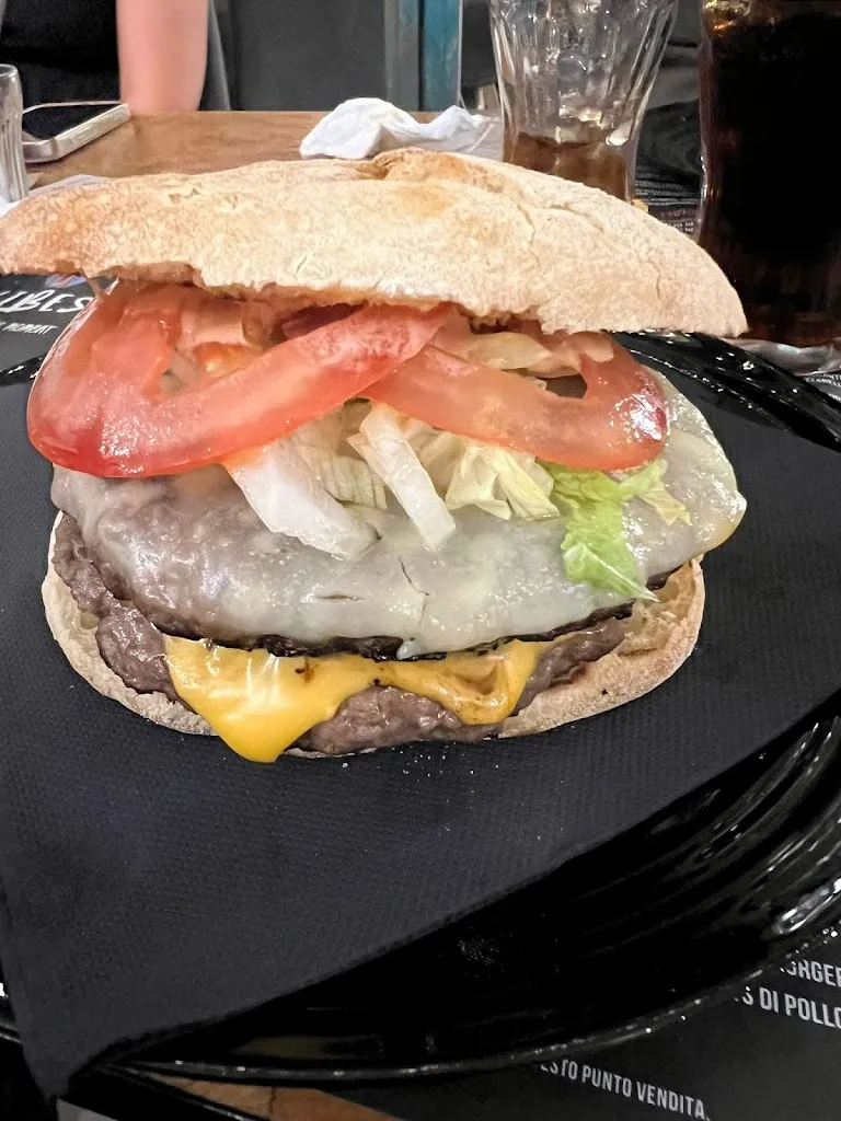 Antonio Brancaleone_VIBES enjoy the moment_Pontinia_review