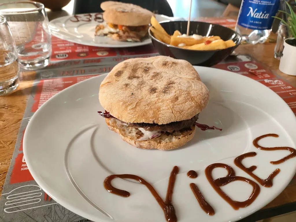 VIBES enjoy the moment_Pontinia_slider_image_3