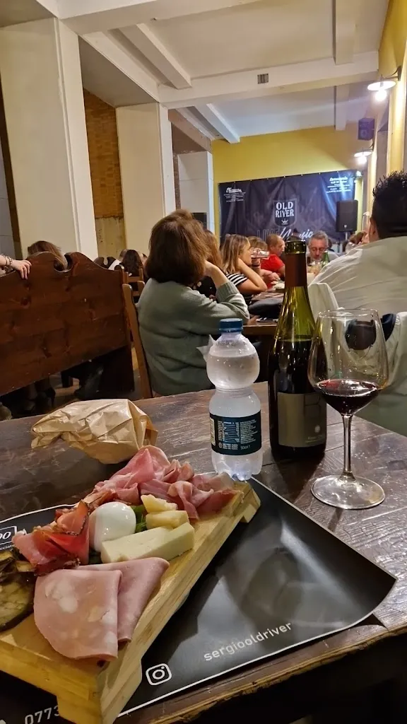 Victor Henrique_Old River Pub 2.0_Pontinia_review