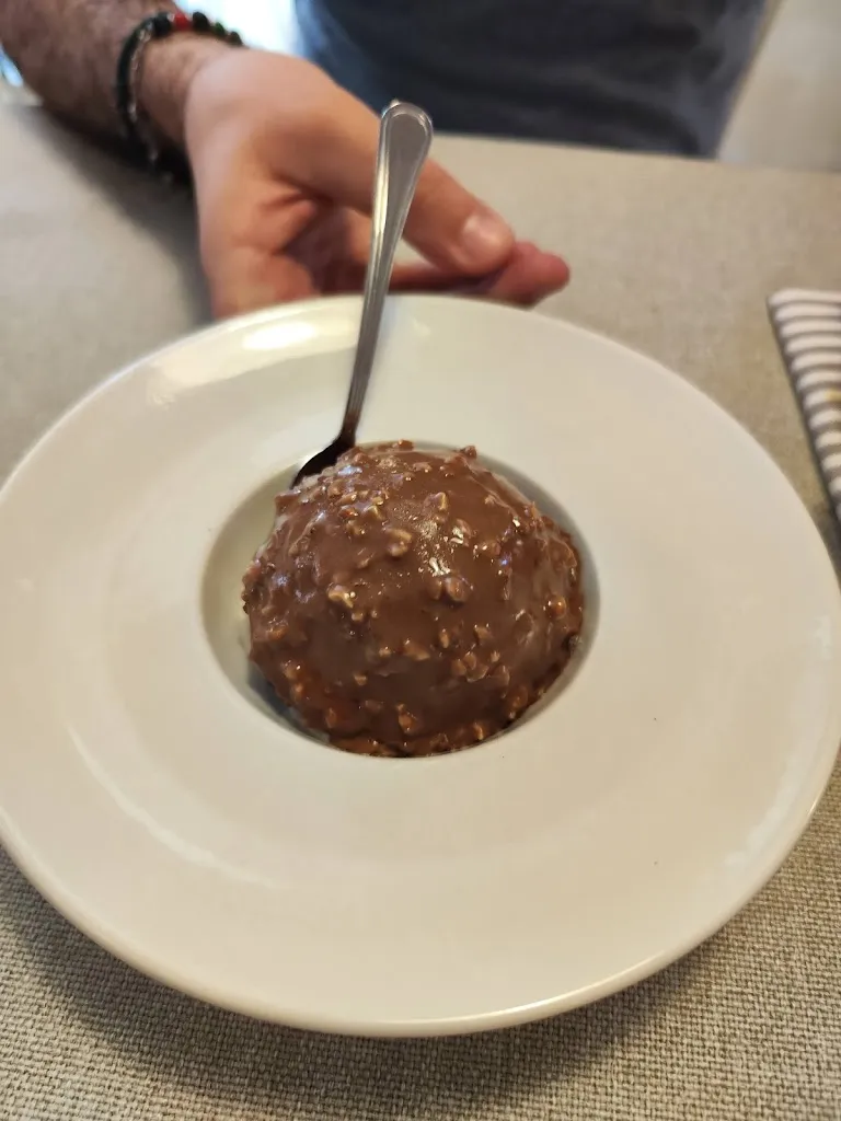 Francesco Fusco_Ad Maiora Risto Country_Pontinia_review