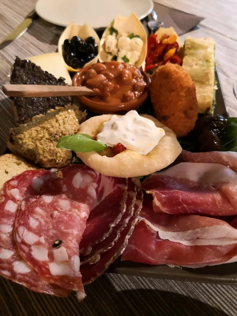 Ionut Burloiu_Farmhouse La Fattoria_Provincia di Viterbo_review